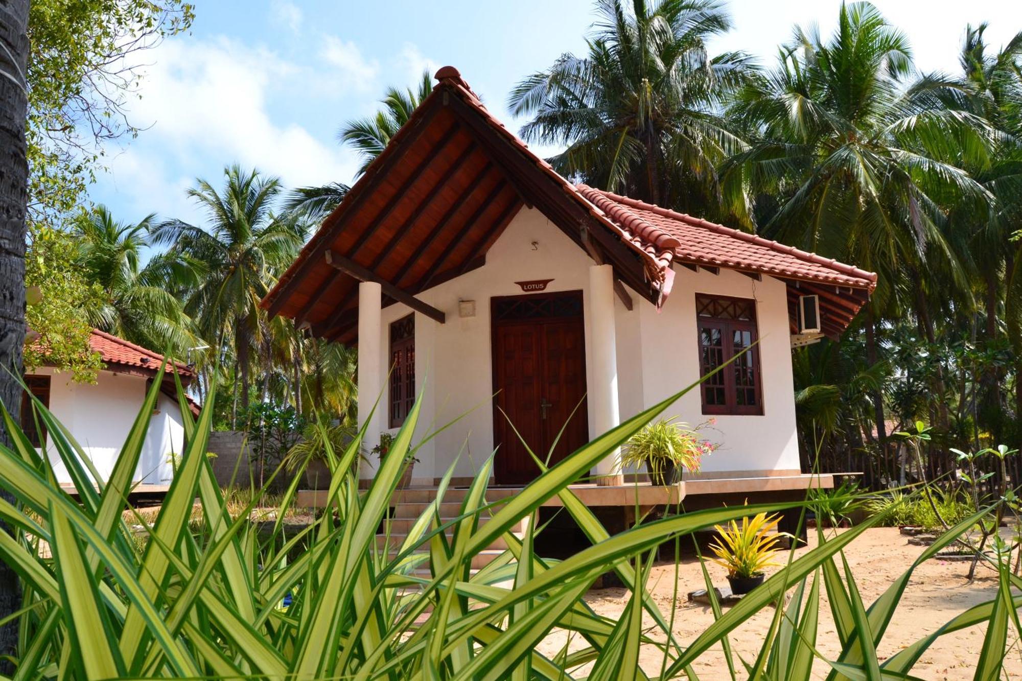 Nirukthie Beach Resort & Restaurant Kalpitiya Exterior foto