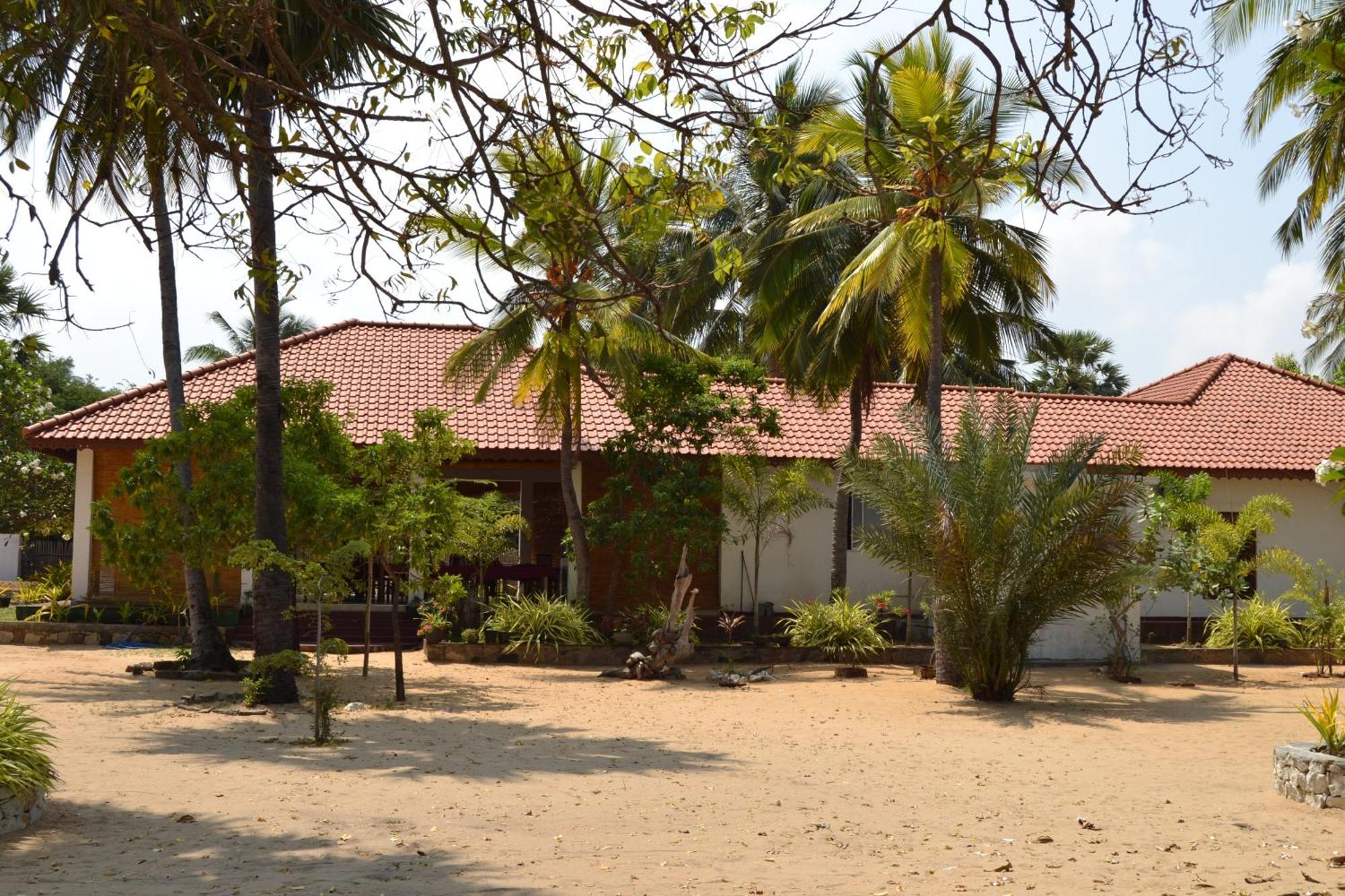 Nirukthie Beach Resort & Restaurant Kalpitiya Exterior foto